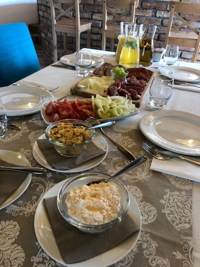 Vaj Bisztro Es Vendeghaz Daire Palkonya Dış mekan fotoğraf